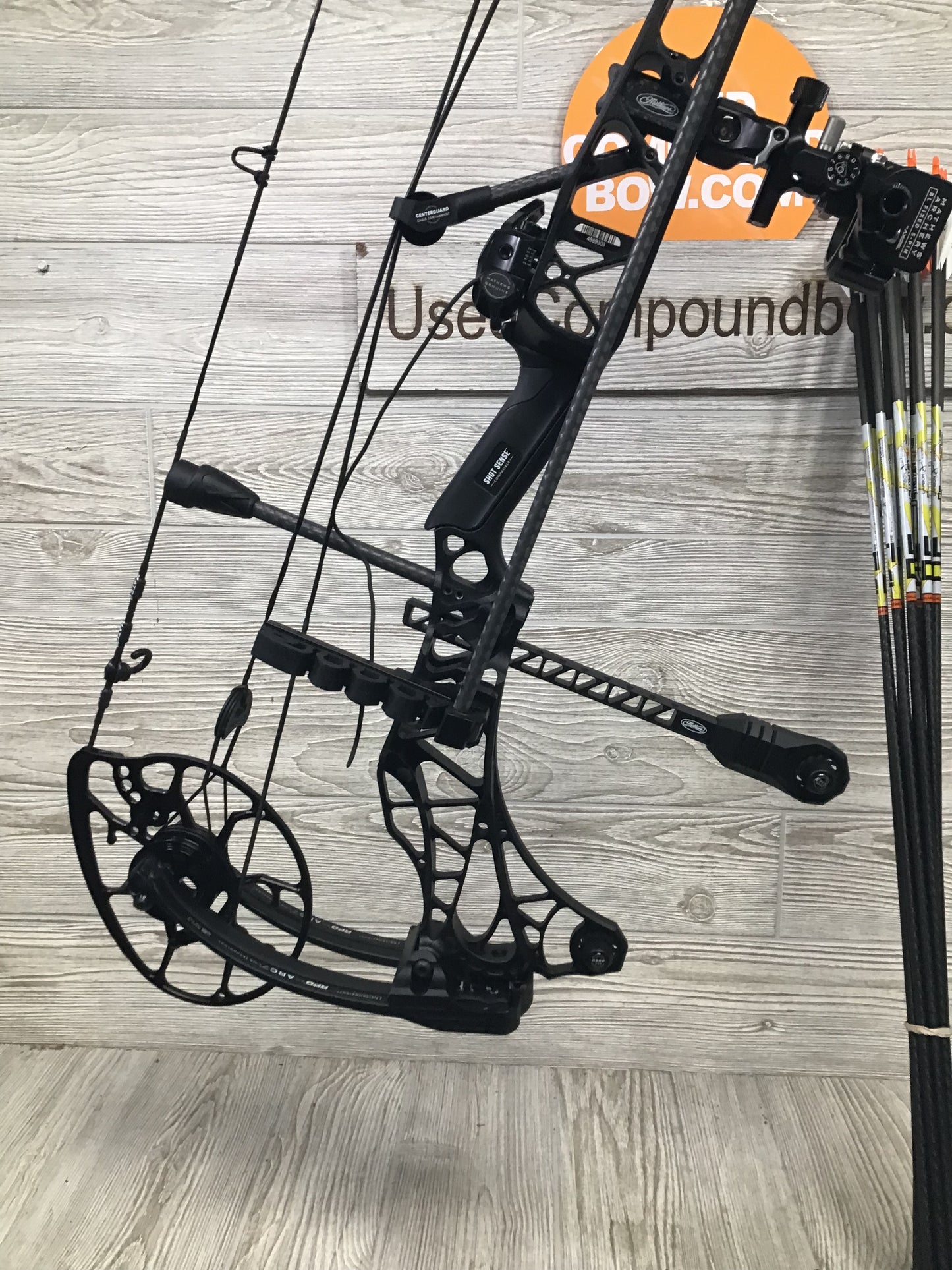 Used Mathews Lift X 29.5 Right Hand Black Bow 29/70 LOADED WITH NEW ACCESSORIES