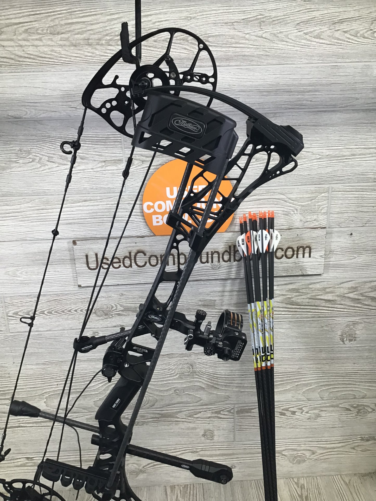Used Mathews Lift X 29.5 Right Hand Black Bow 29/70 LOADED WITH NEW ACCESSORIES