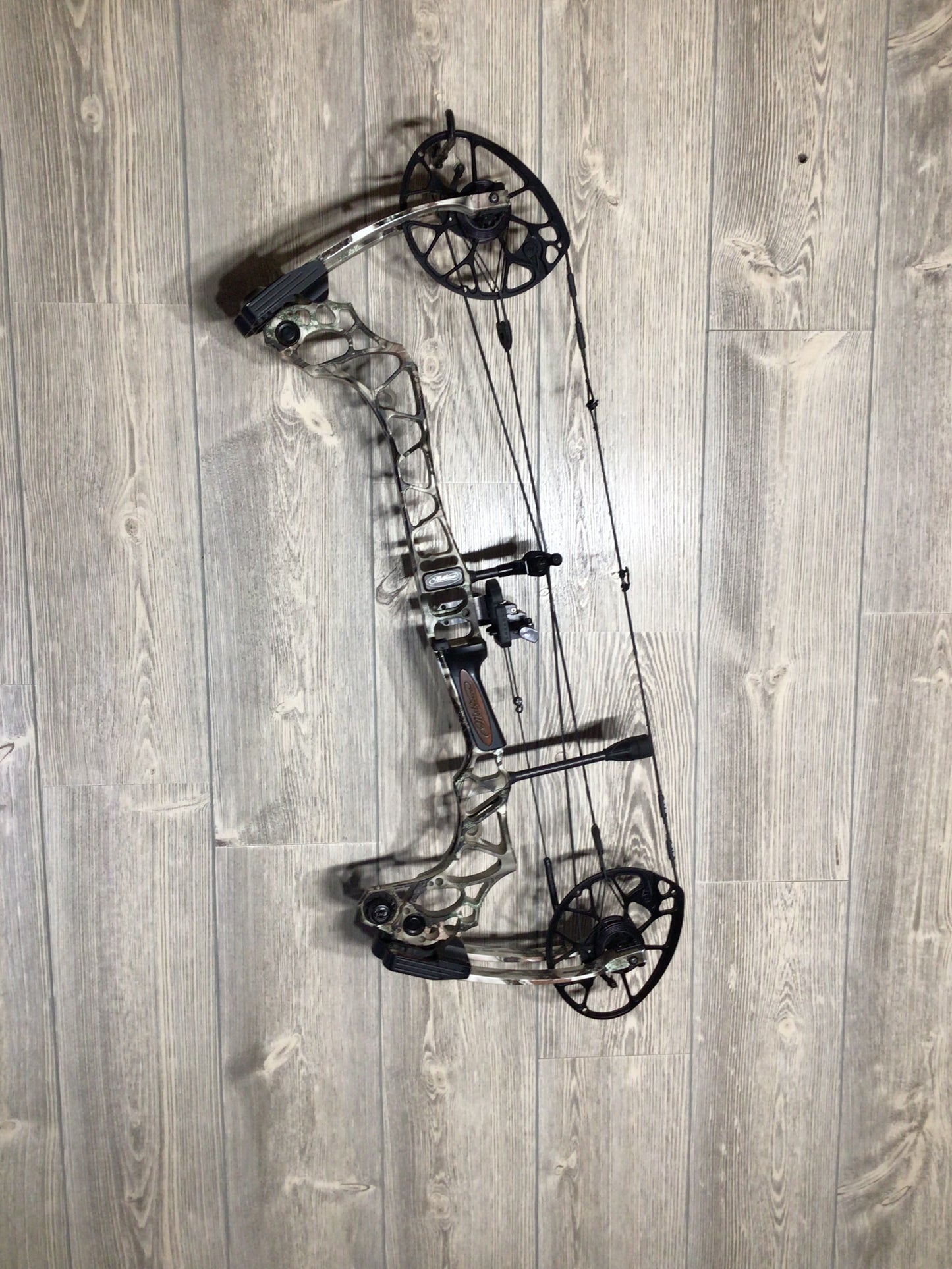 Mathews Triax 70lb Right Hand Lost XD Camo
