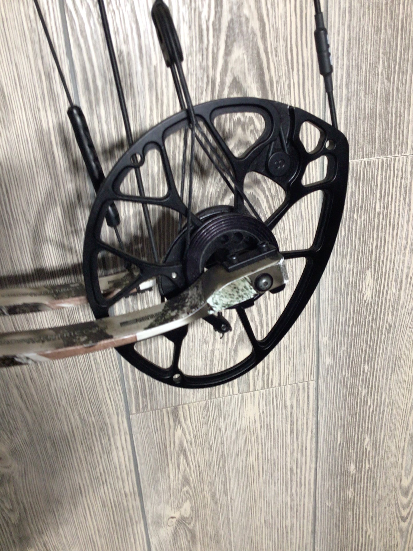 Mathews Triax 70lb Right Hand Lost XD Camo