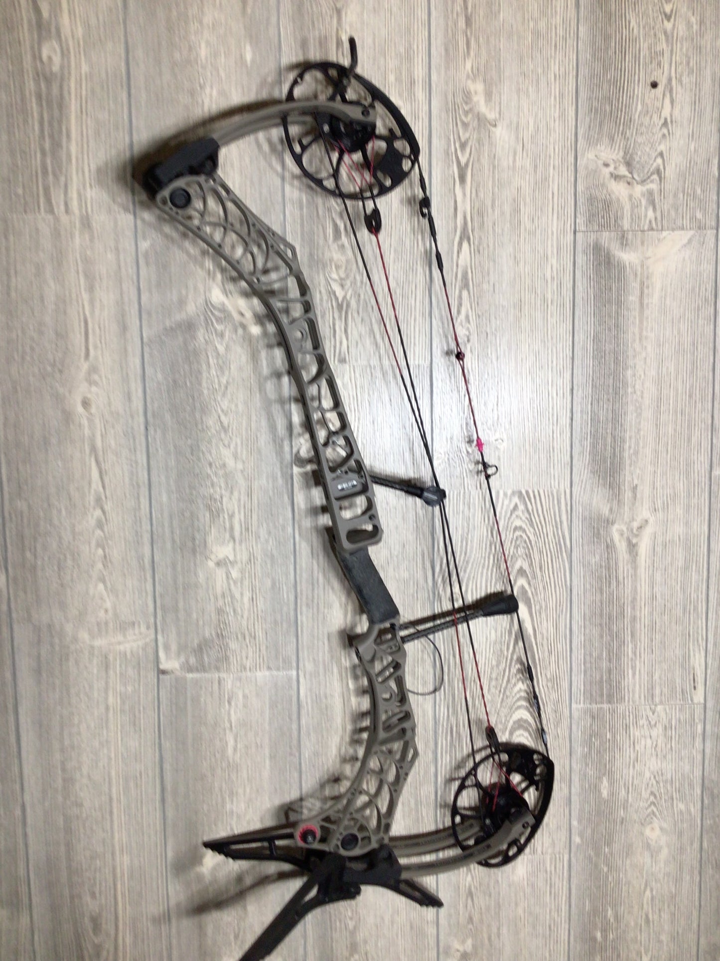 Used Mathews V3X 33 LH Granite