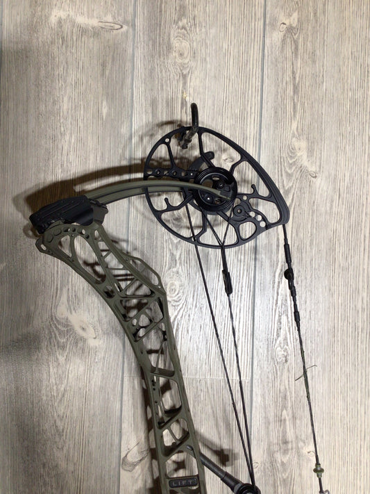 Used Mathews Lift RS Right Handed Ambush Green