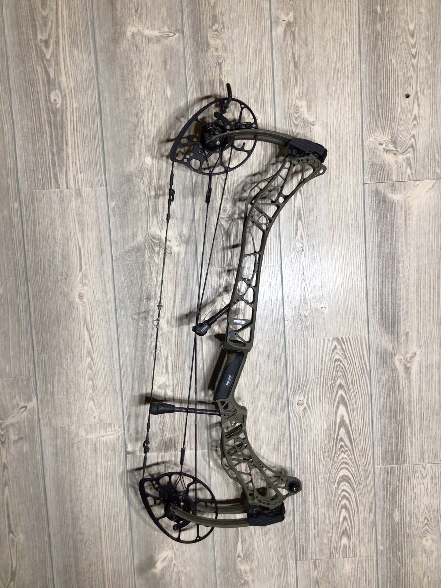 Used Mathews Lift RS Right Handed Ambush Green