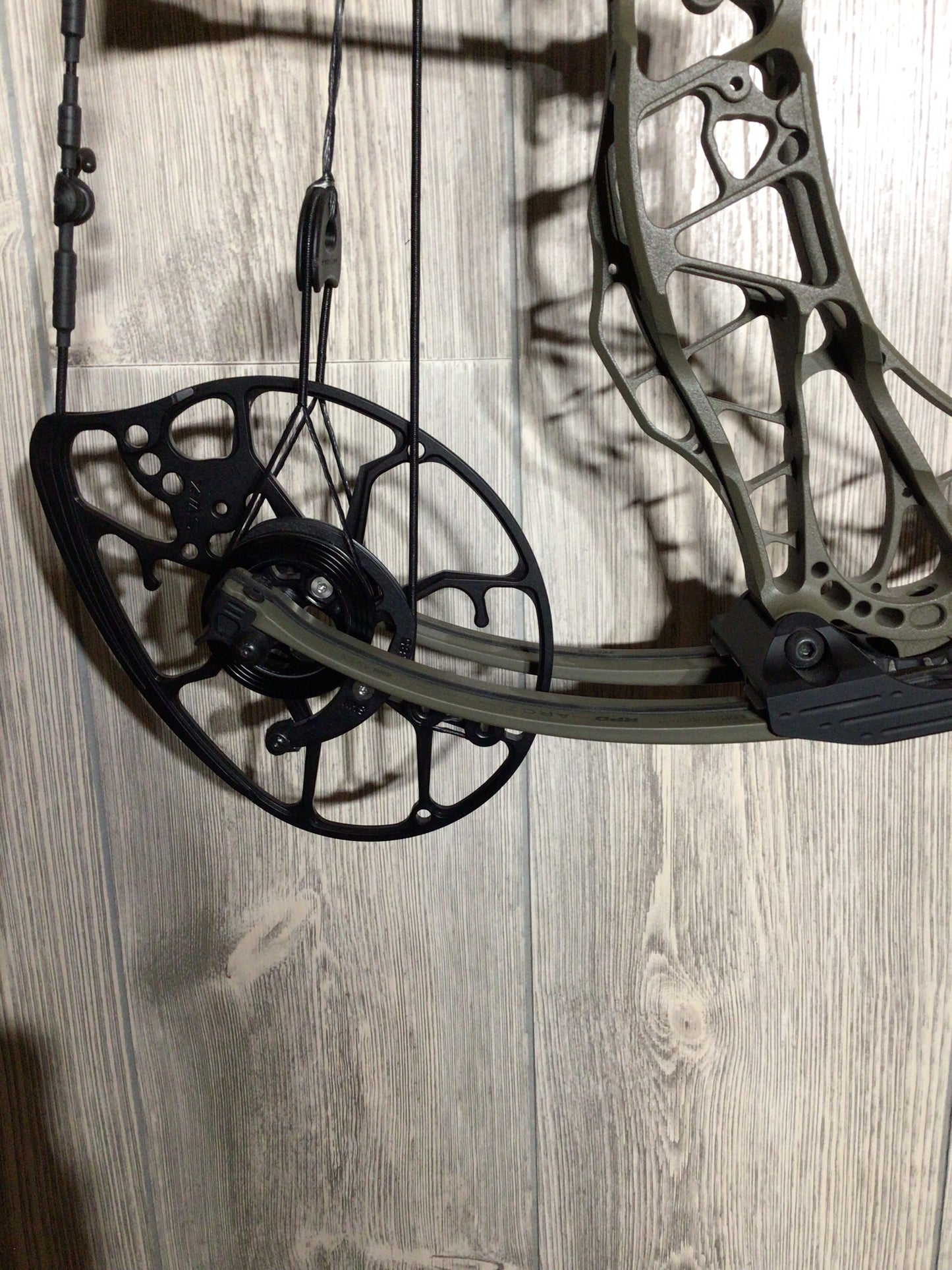 Used Mathews Lift RS Right Handed Ambush Green