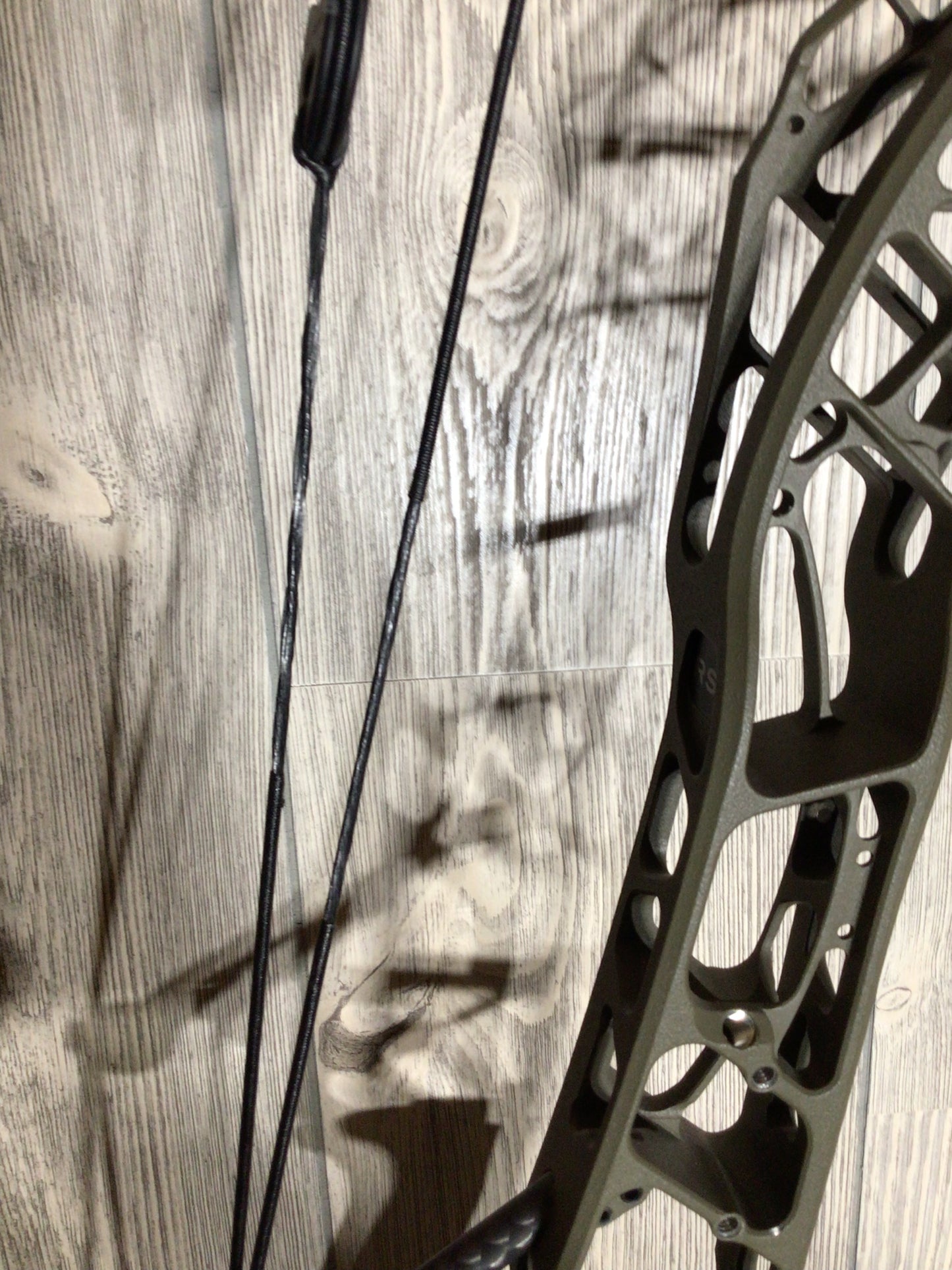 Used Mathews Lift RS Right Handed Ambush Green