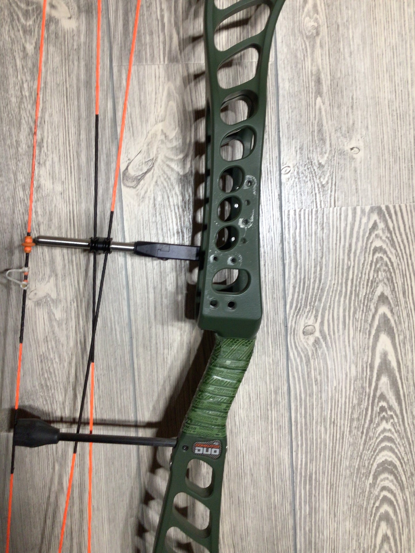 Used PSE Dominator DUO SE2 38 50-60# Green W/White Limbs