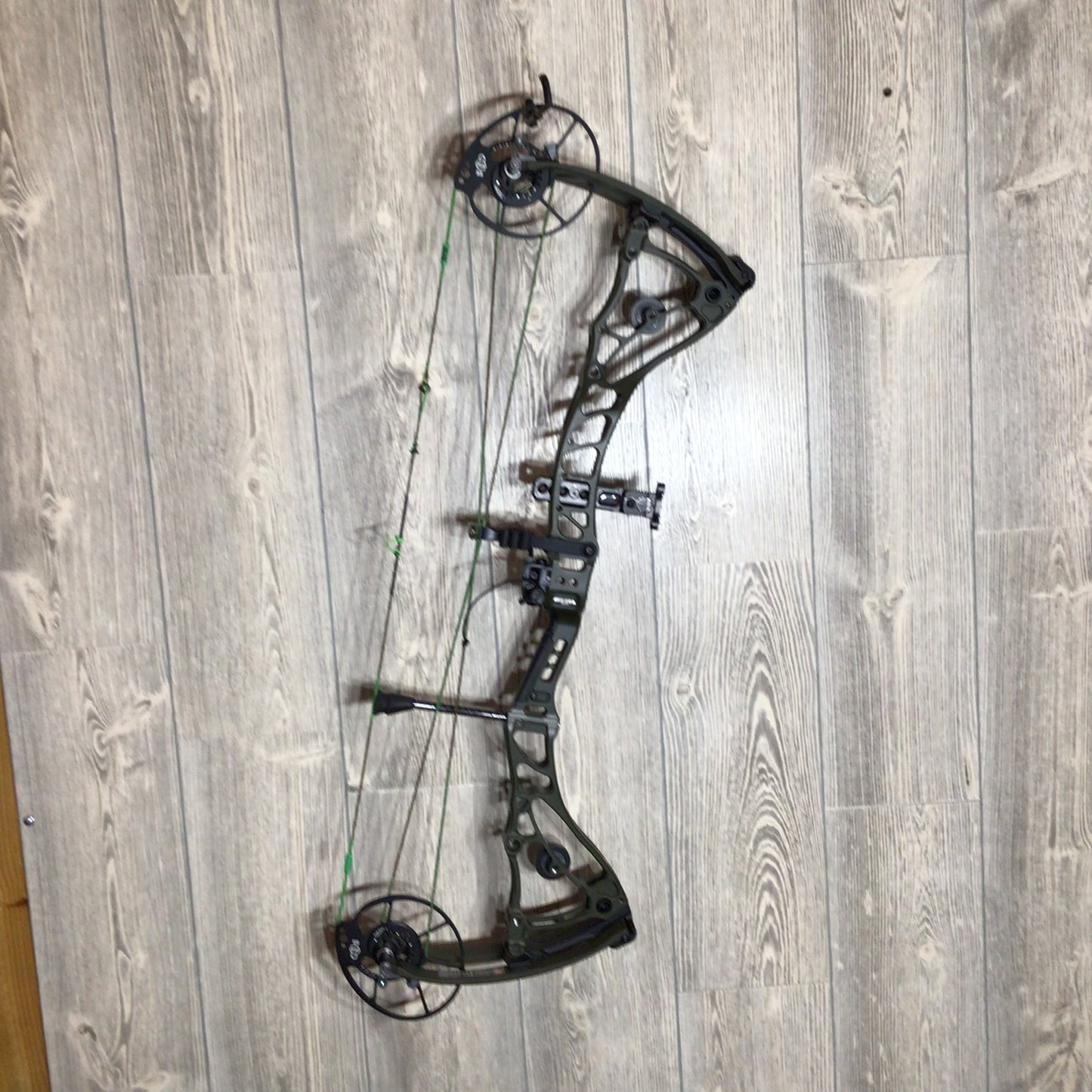 Bowtech CORE SS OD Green Right Handed 60-70#