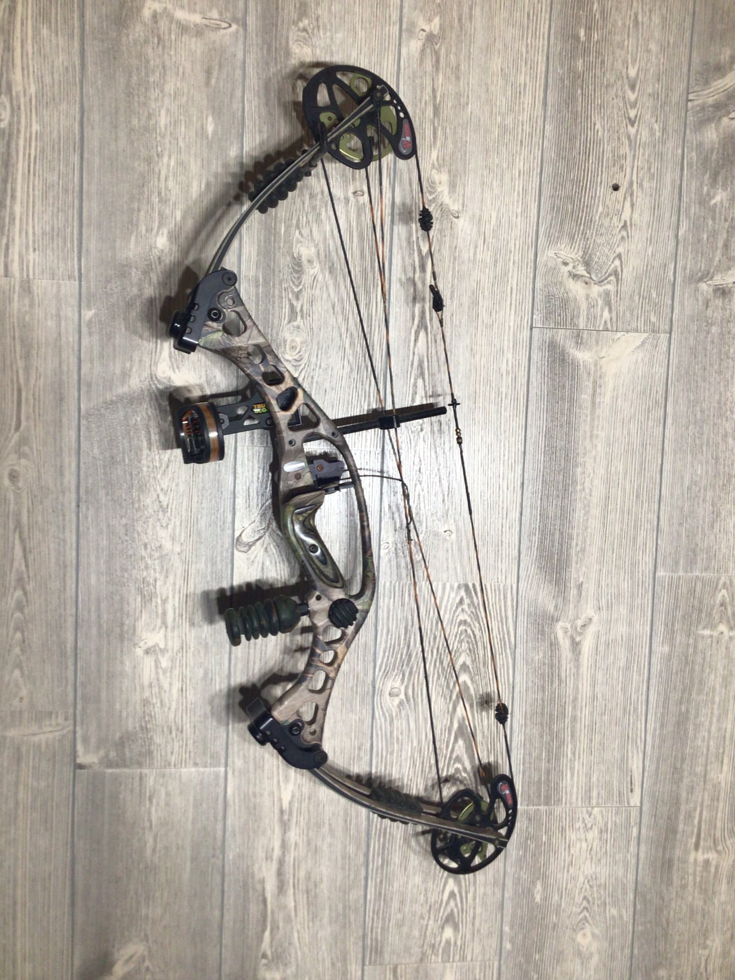 Used Hoyt Avenger XT 1000 Package