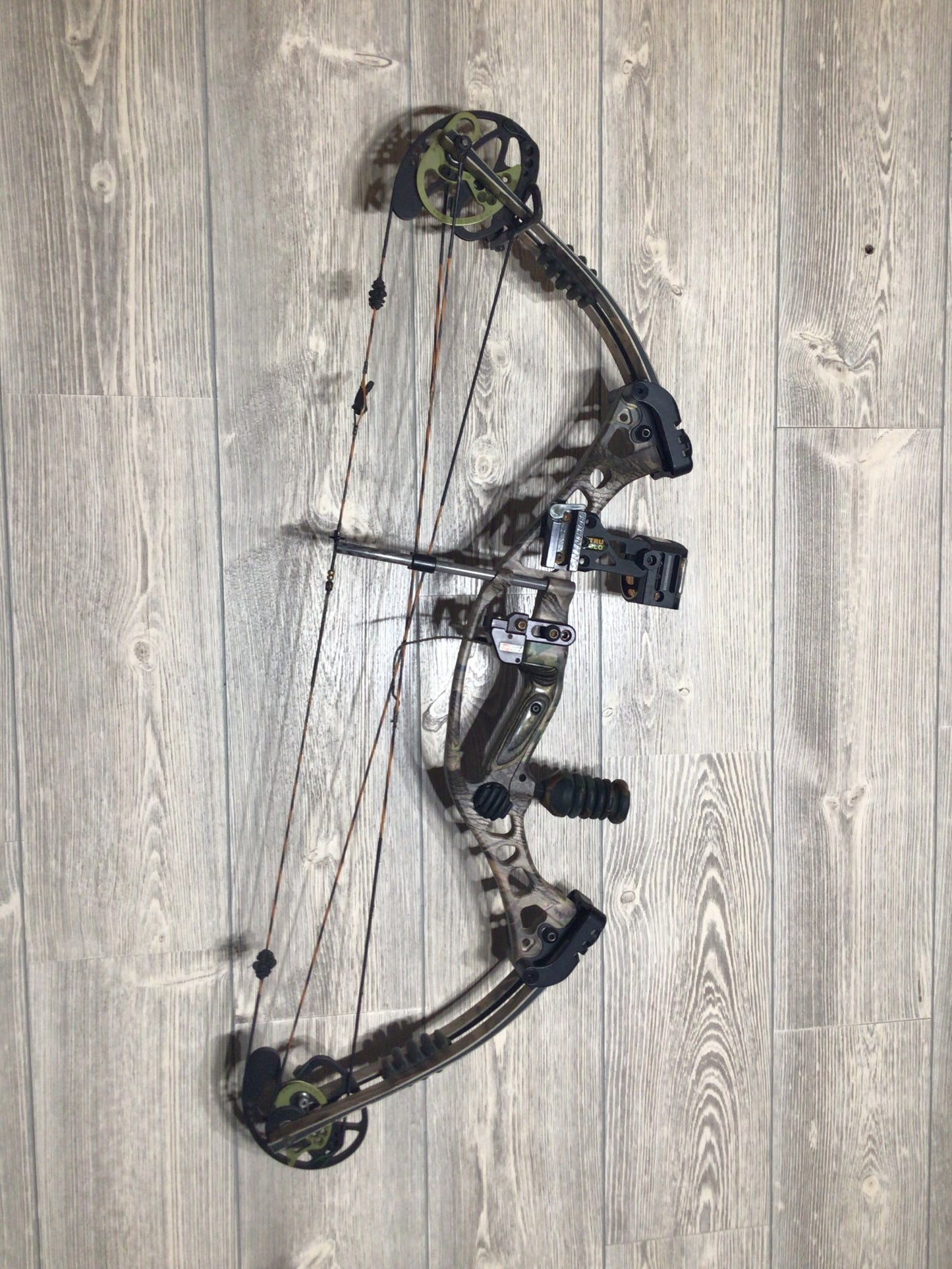 Used Hoyt Avenger XT 1000 Package
