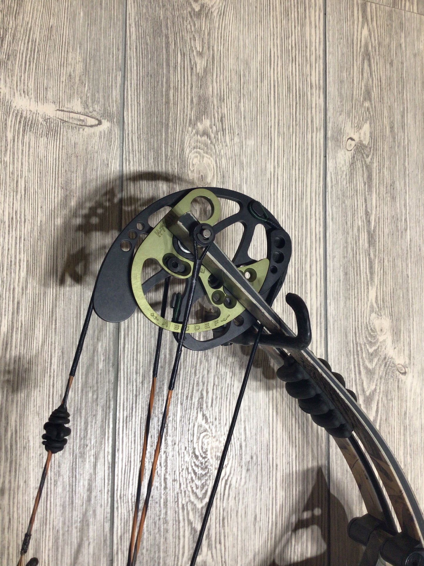 Used Hoyt Avenger XT 1000 Package