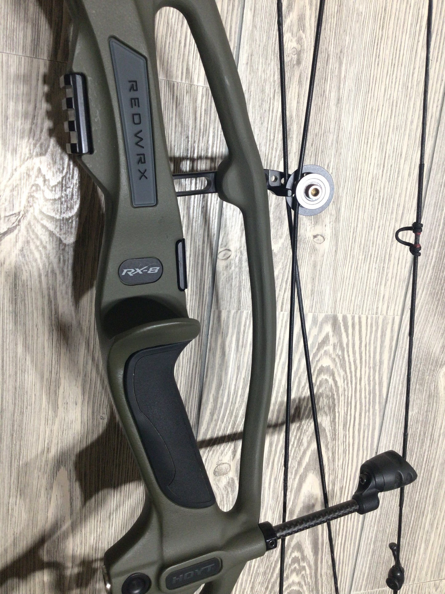 Used Hoyt RX-8 RH Wilderness 80lbs 25-30"