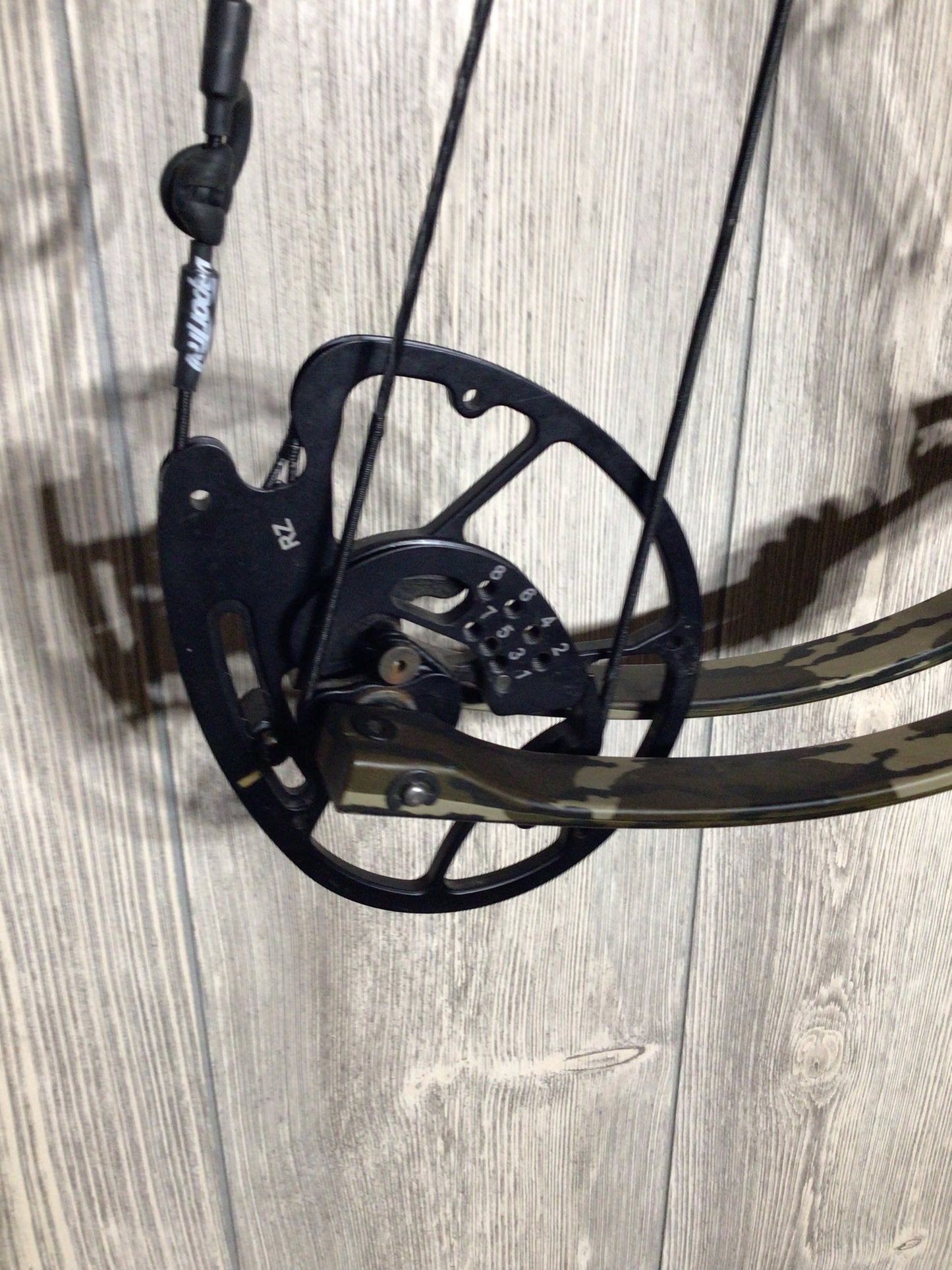 Used Obsession Turmoil RZ 60-70 Mossy Oak RH