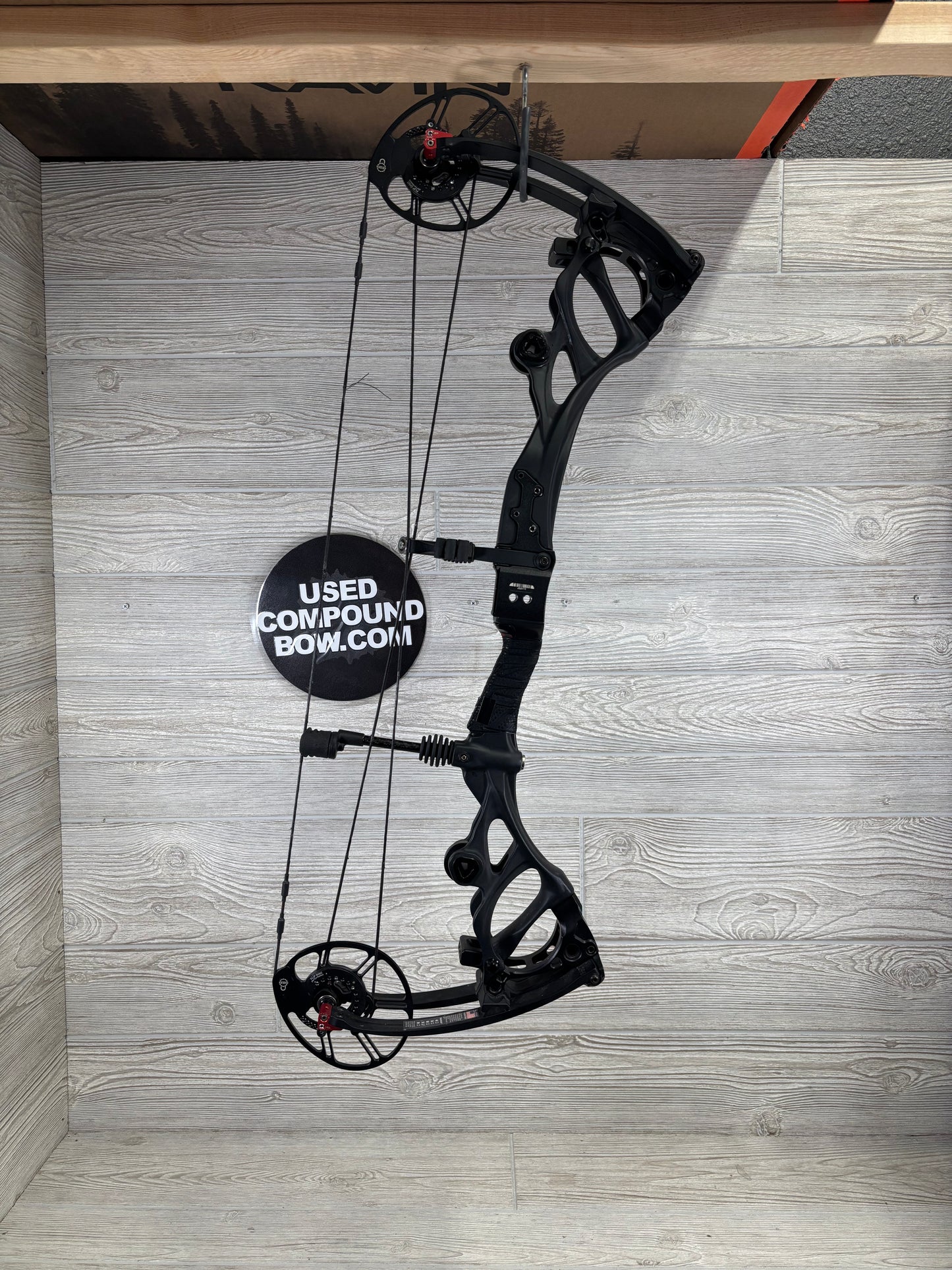 Bowtech Carbon One Black 70# RH