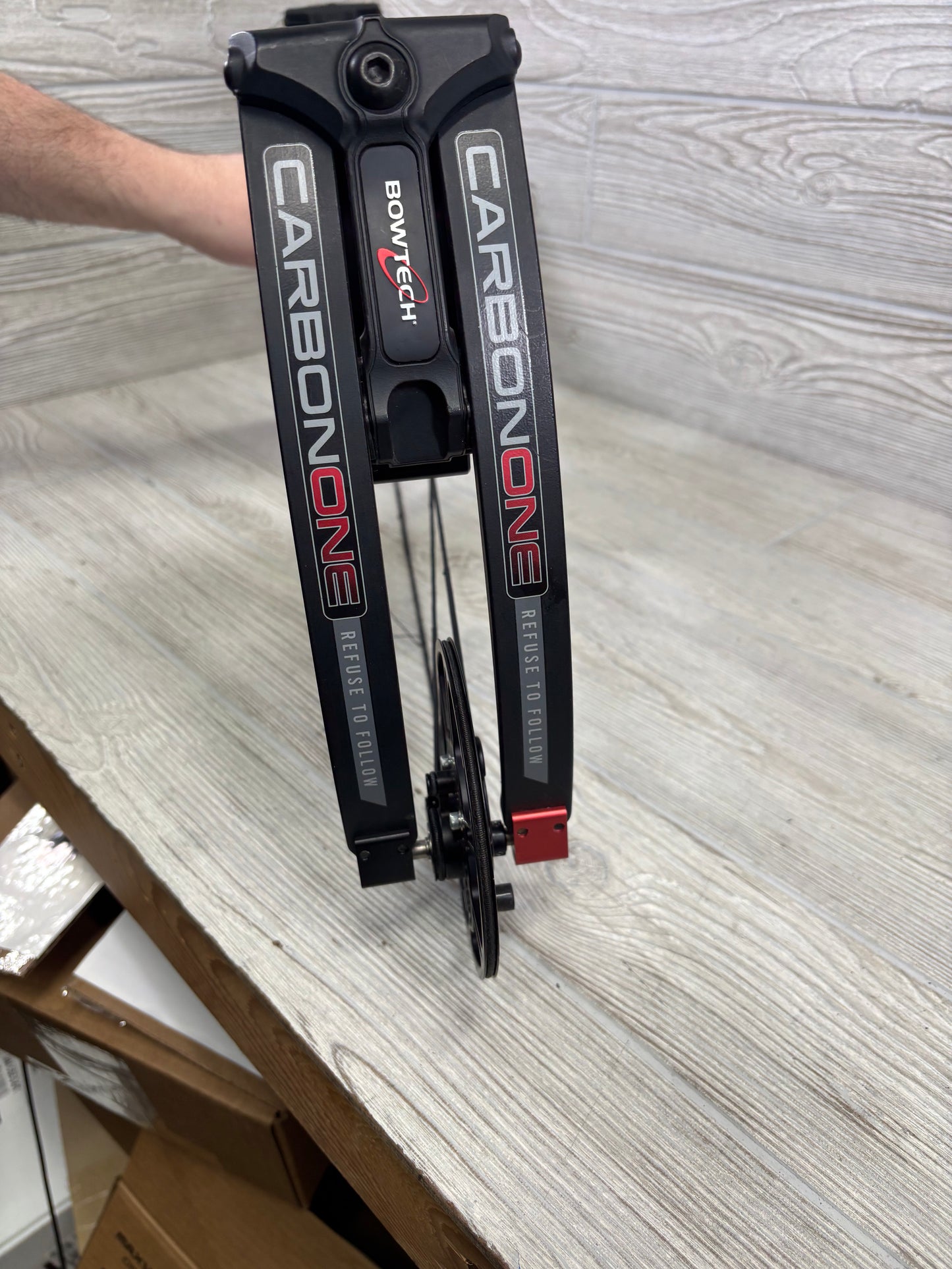 Bowtech Carbon One Black 70# RH