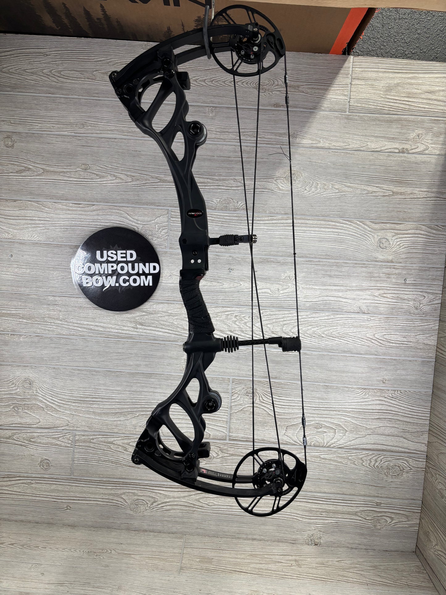 Bowtech Carbon One Black 70# RH