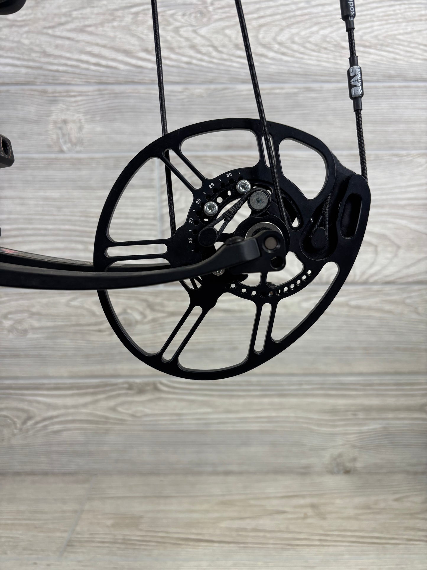 Bowtech Carbon One Black 70# RH