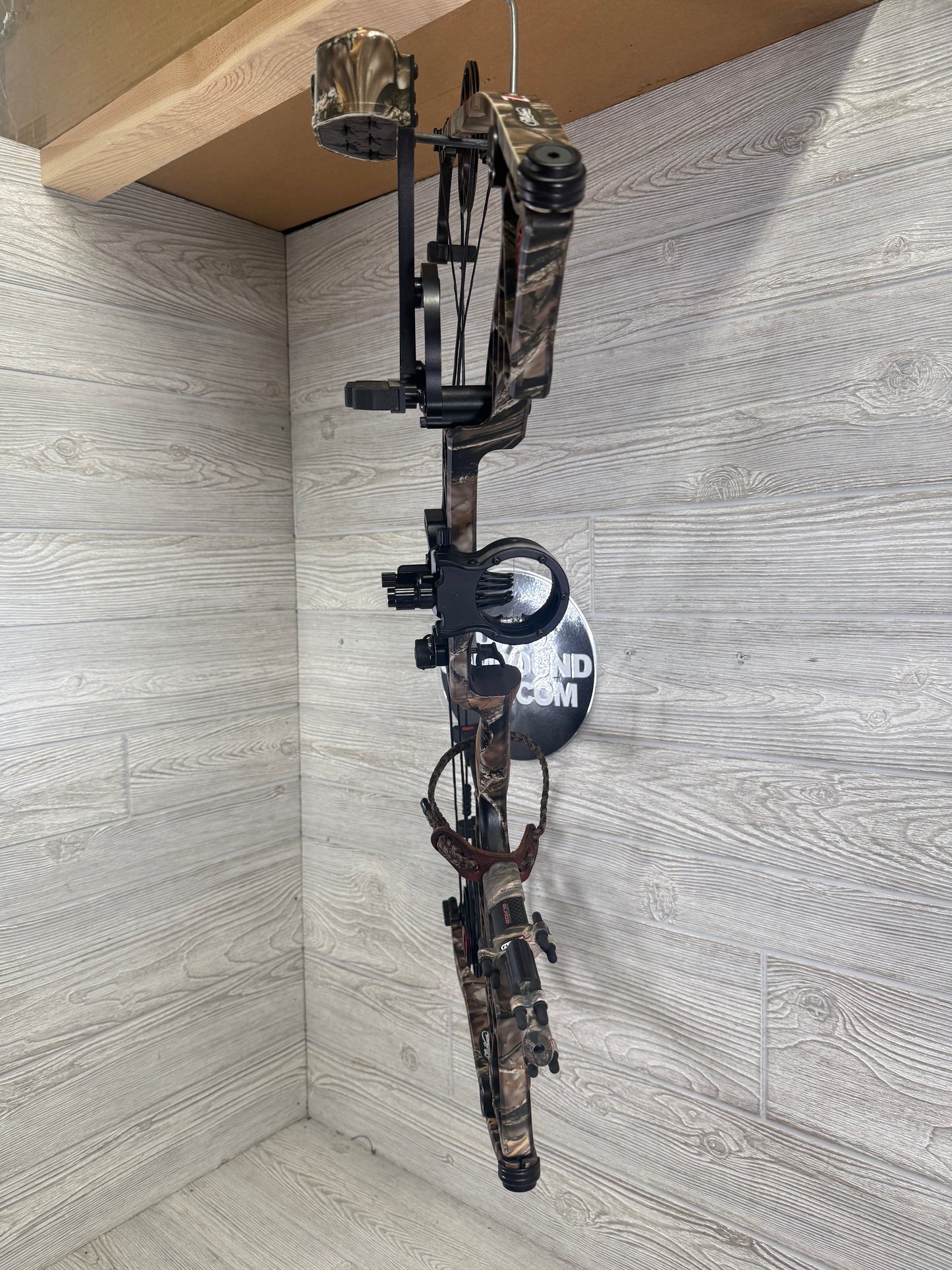 Mathews Z7 Extreme Right Hand Package
