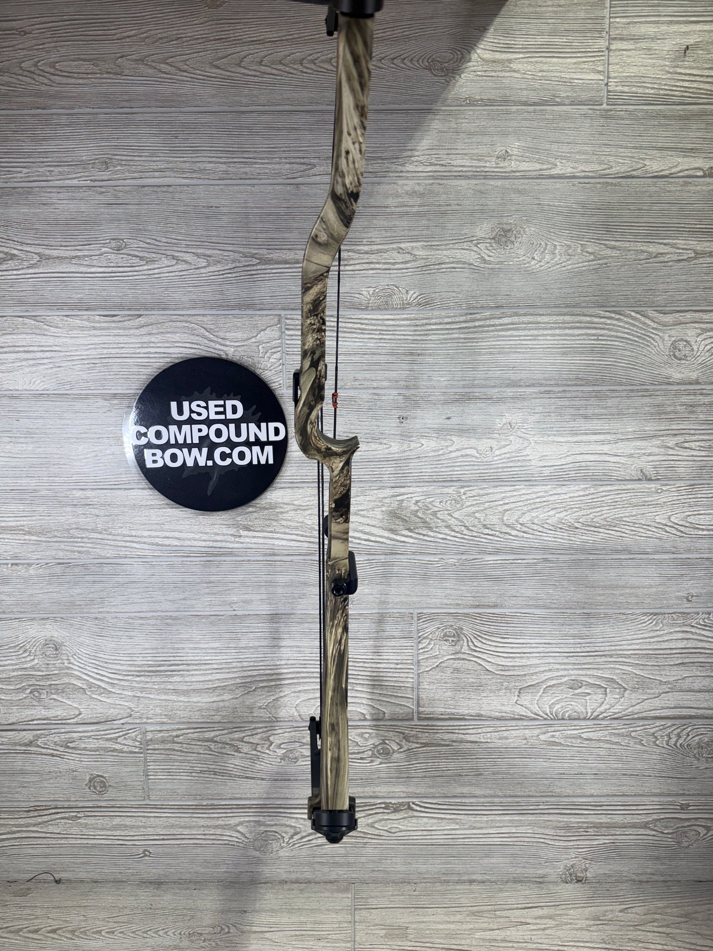 Bowtech Carbon Icon Right Handed 60-70# mossy oak camo