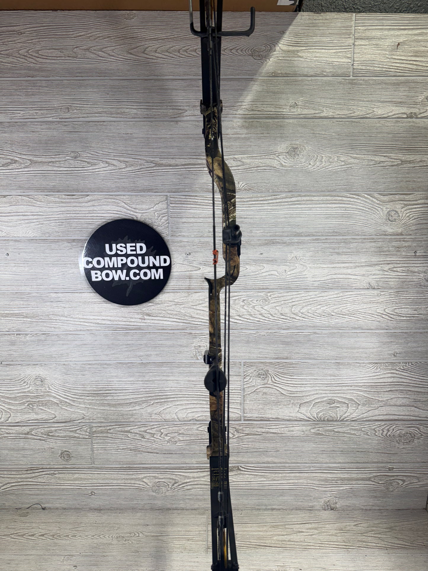 Bowtech Carbon Icon Right Handed 60-70# mossy oak camo