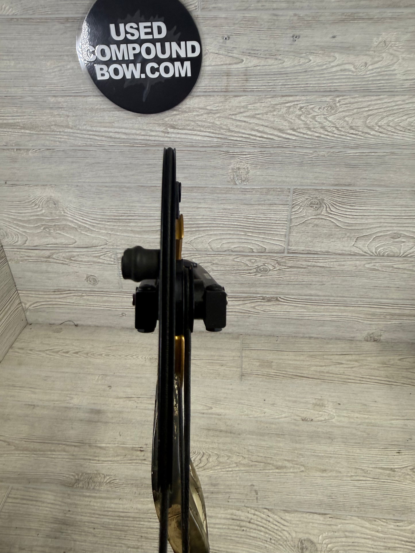 Bowtech Carbon Icon Right Handed 60-70# mossy oak camo