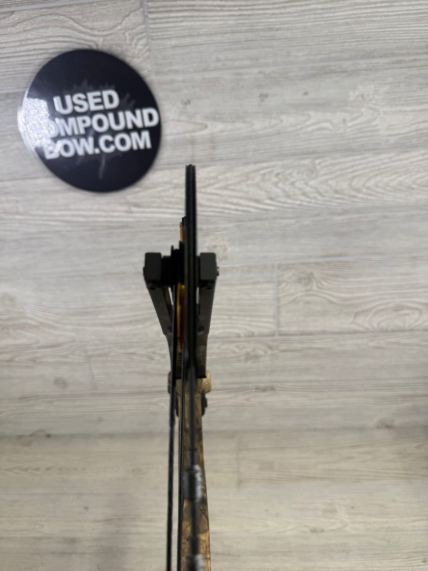 Bowtech Carbon Icon Right Handed 60-70# mossy oak camo