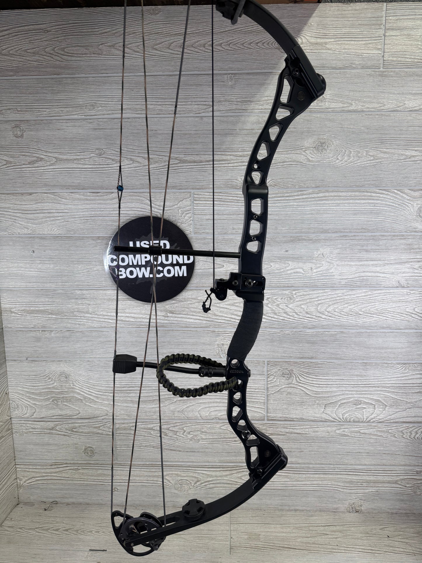 Used Elite XLR RH Black Bow