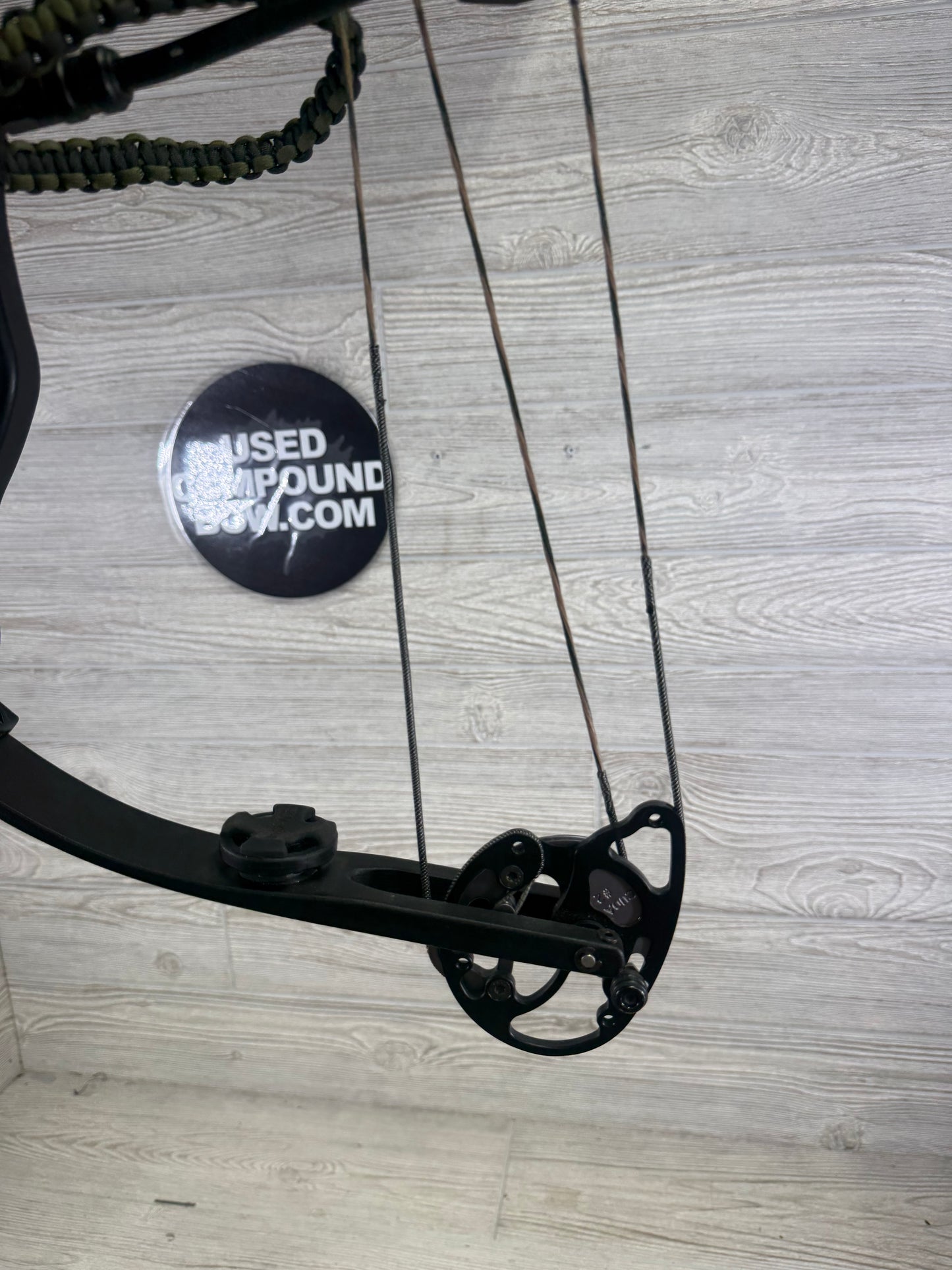Used Elite XLR RH Black Bow