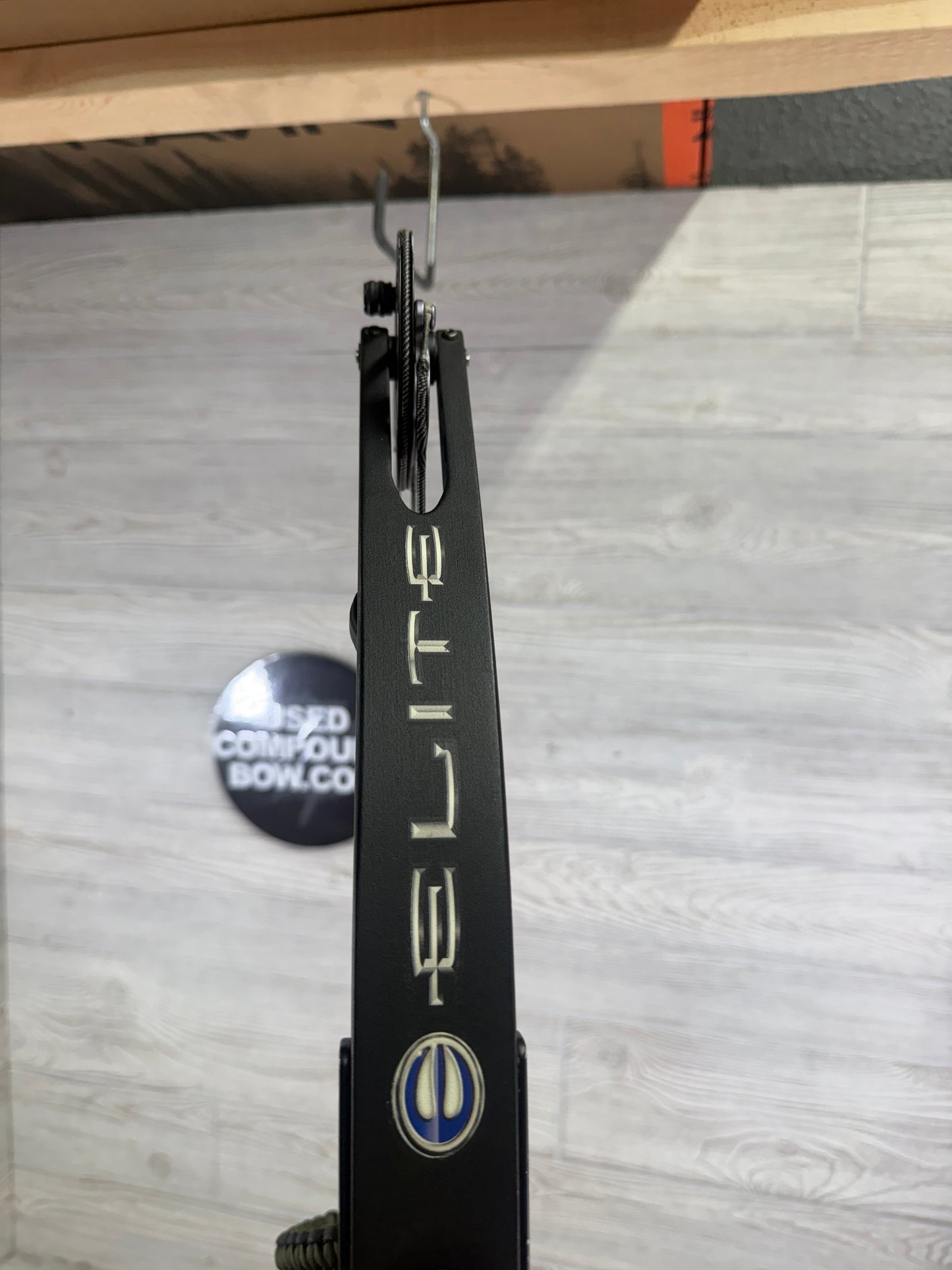 Used Elite XLR RH Black Bow