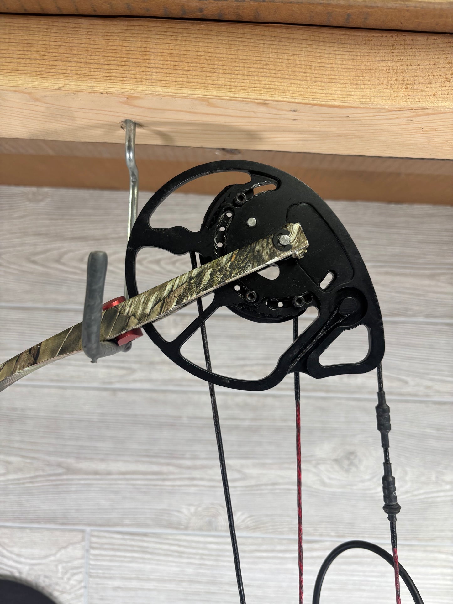 Bowtech Fuel Right Hand 18-30" 30-70lbs. Camo
