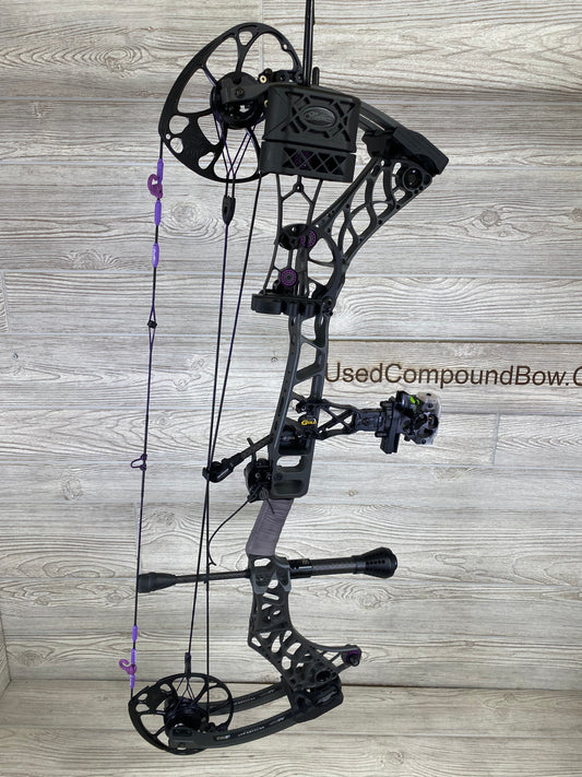 Used Mathews V3 31 Right Hand Stone Loaded!
