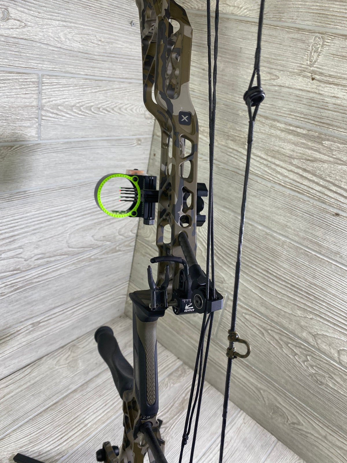 Used Mathews Lift 29.5 BottomLand Camo Right Handed PKG