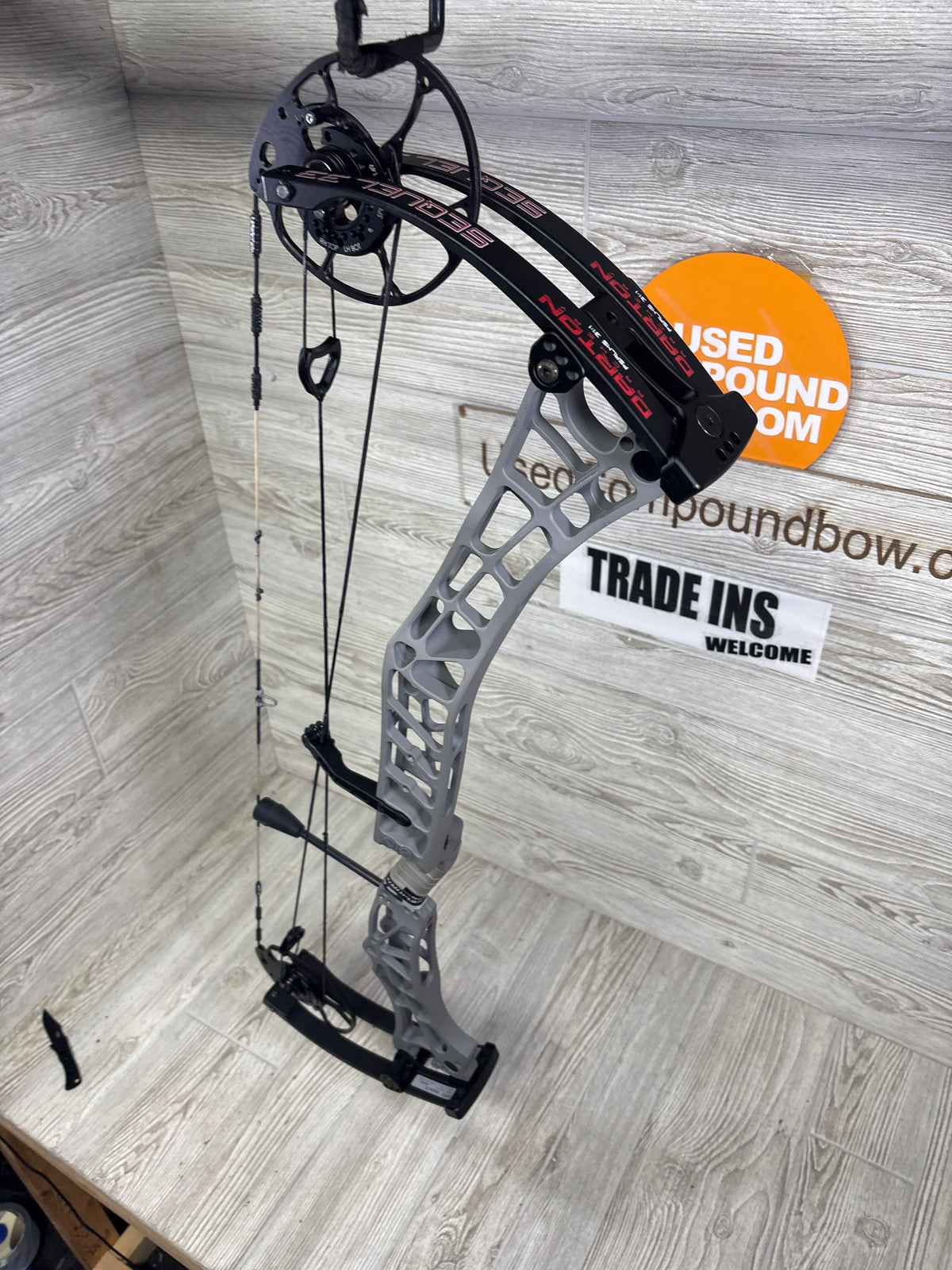 Used Darton Sequel 33 Right Handed 60-70# Gray Riser Black Limbs