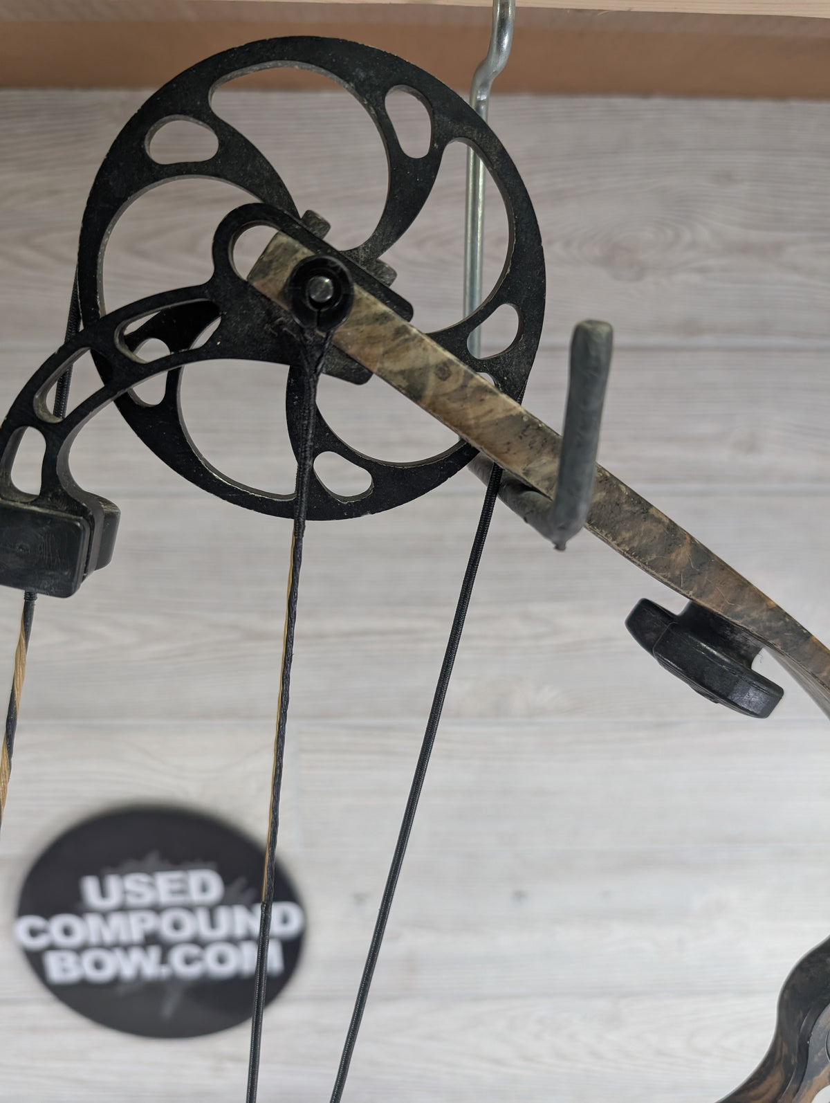 Used Mathews Legacy Right Handed 30" 70lb