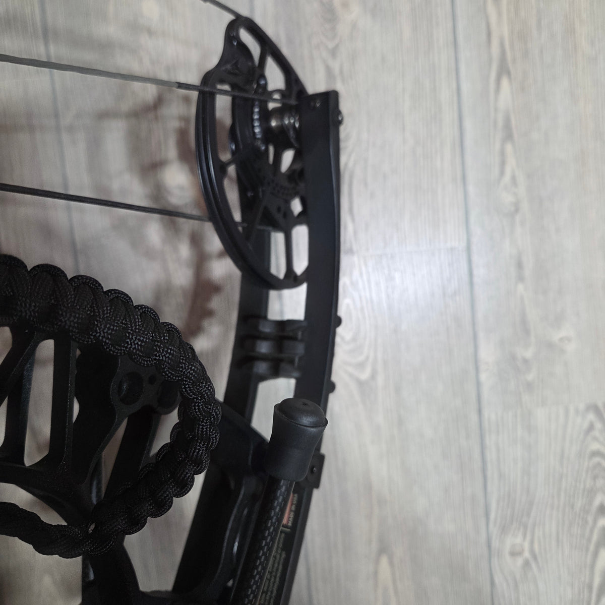 Used Hoyt Ventum 30 Right Handed Black Package