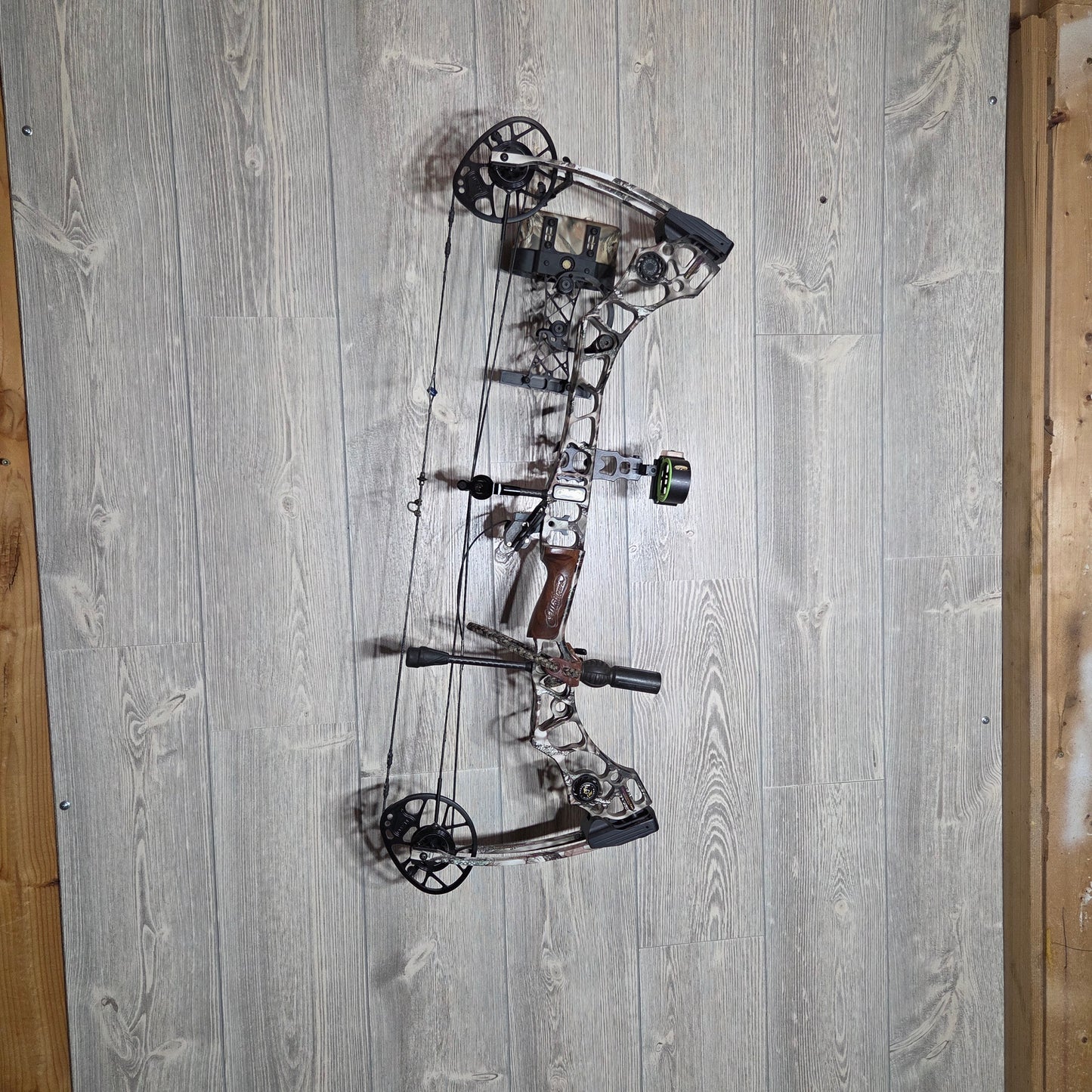 Mathews Avail LH Lost XD camo bow package