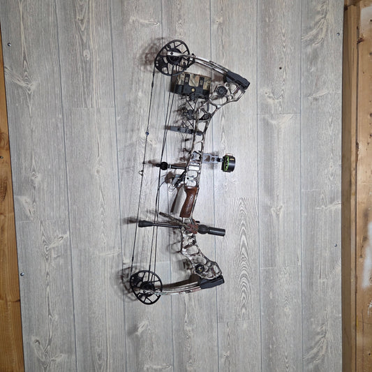 Mathews Avail LH Lost XD camo bow package