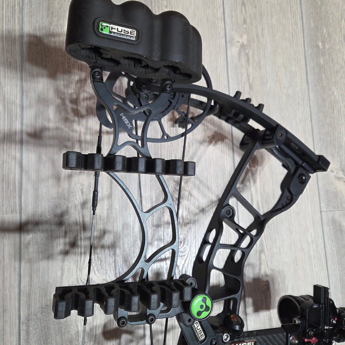 Used Hoyt Ventum 30 Right Handed Black Package