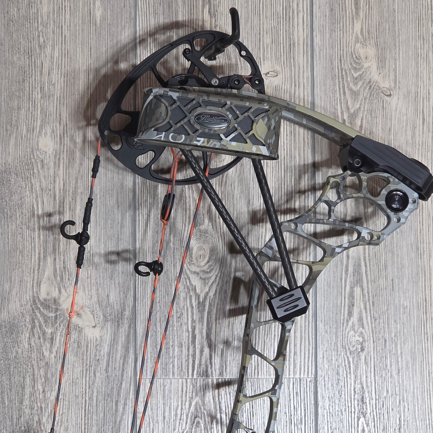 Used Mathews Vertix with Quiver