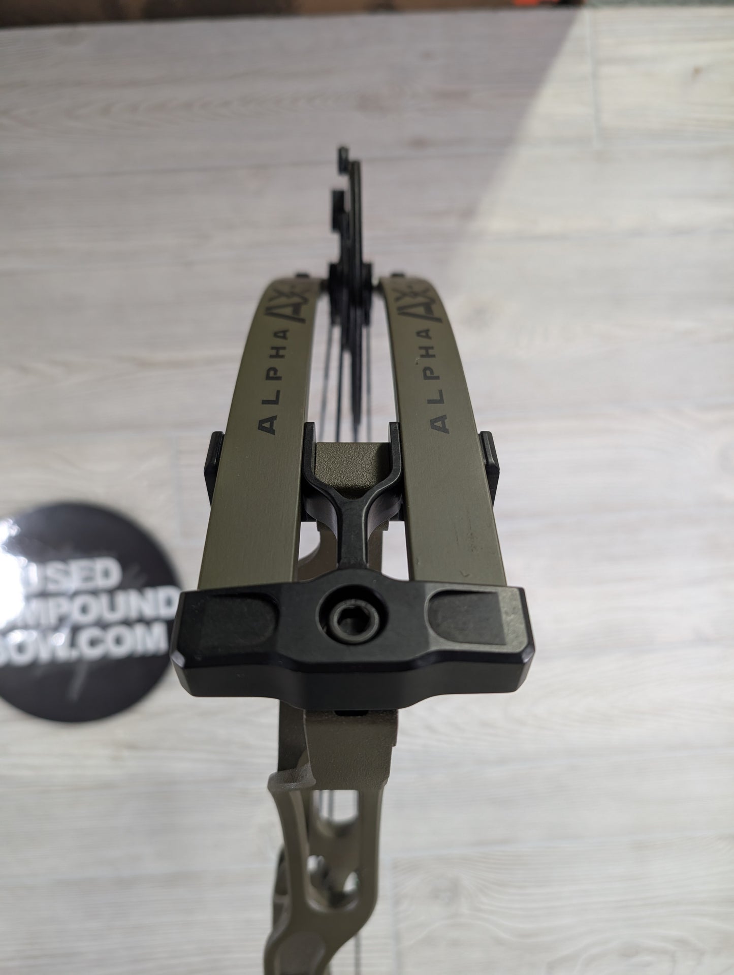 Used Hoyt Alpha AX-2 32 RH Wilderness Pkg