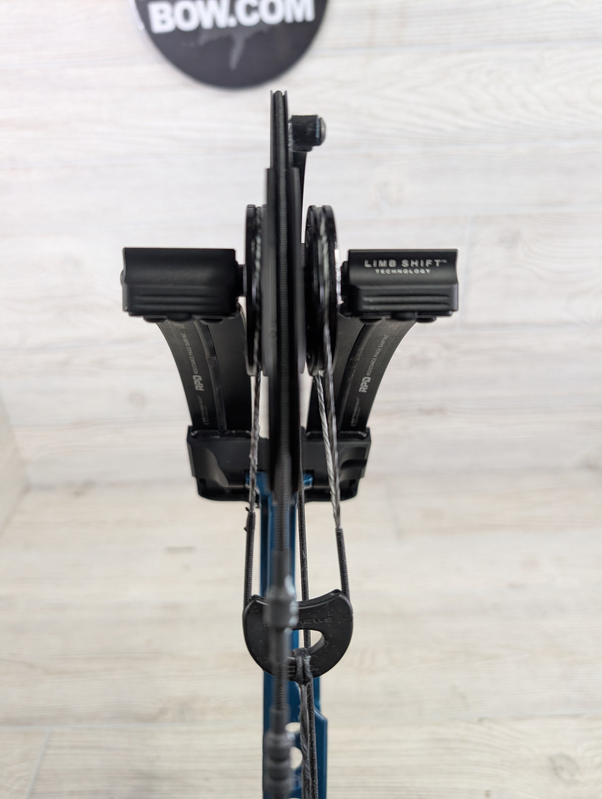 Used Mathews Title 38 (Gen 2) Teal Black Limbs Systm X Strings RH