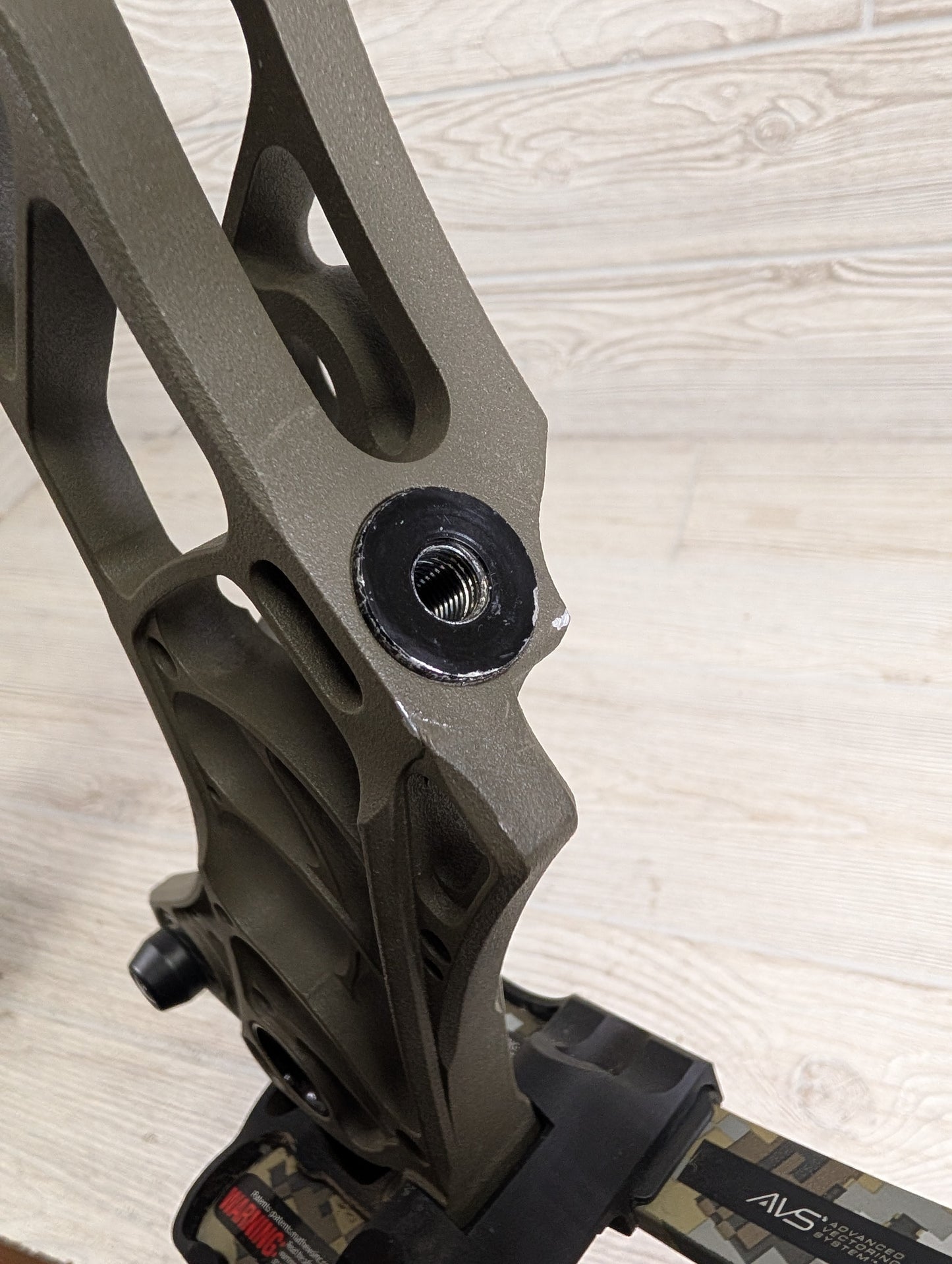 Used Mathews V3 27 RH Ambush Riser Subalpine Limbs