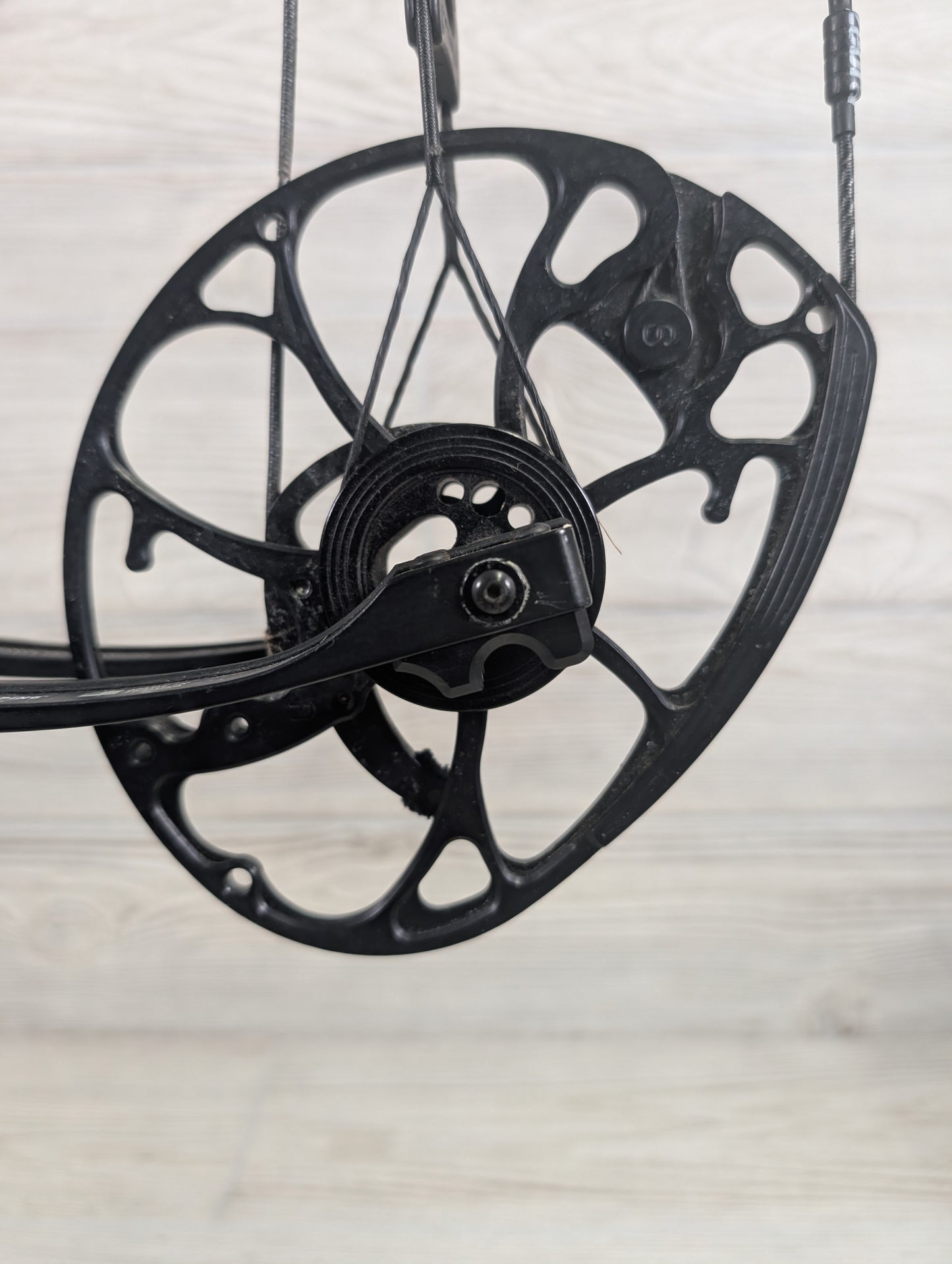 used Mathews Phase 4 29 Right Hand Black Bow