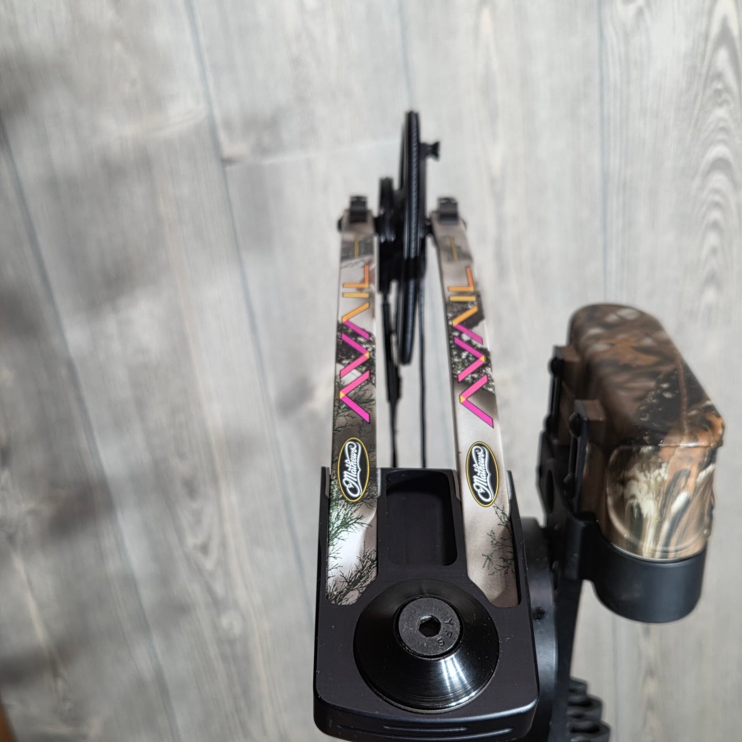 Mathews Avail LH Lost XD camo bow package