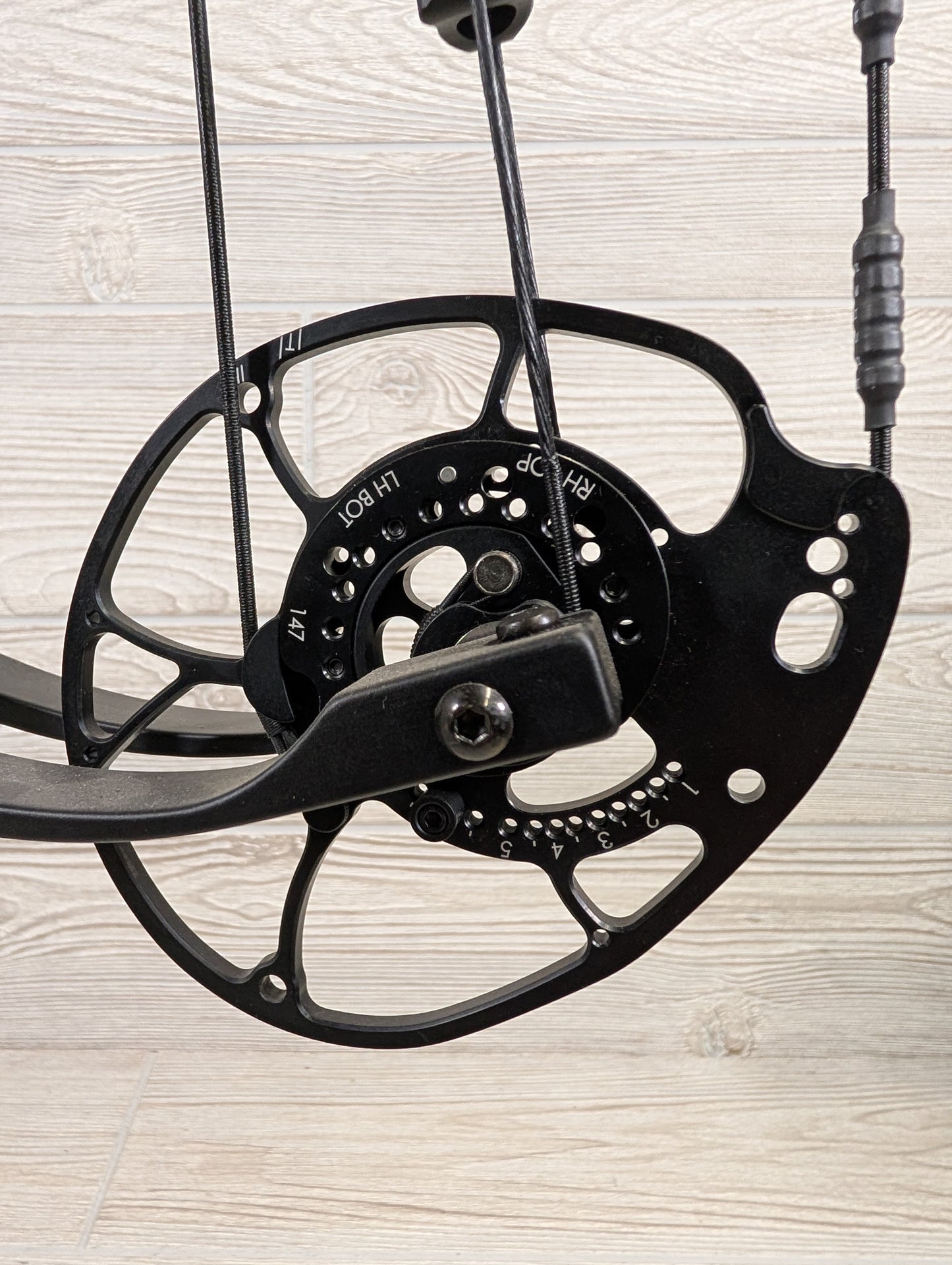 Darton Sequel 31 ST2 LH  OD Green Riser Black Limbs