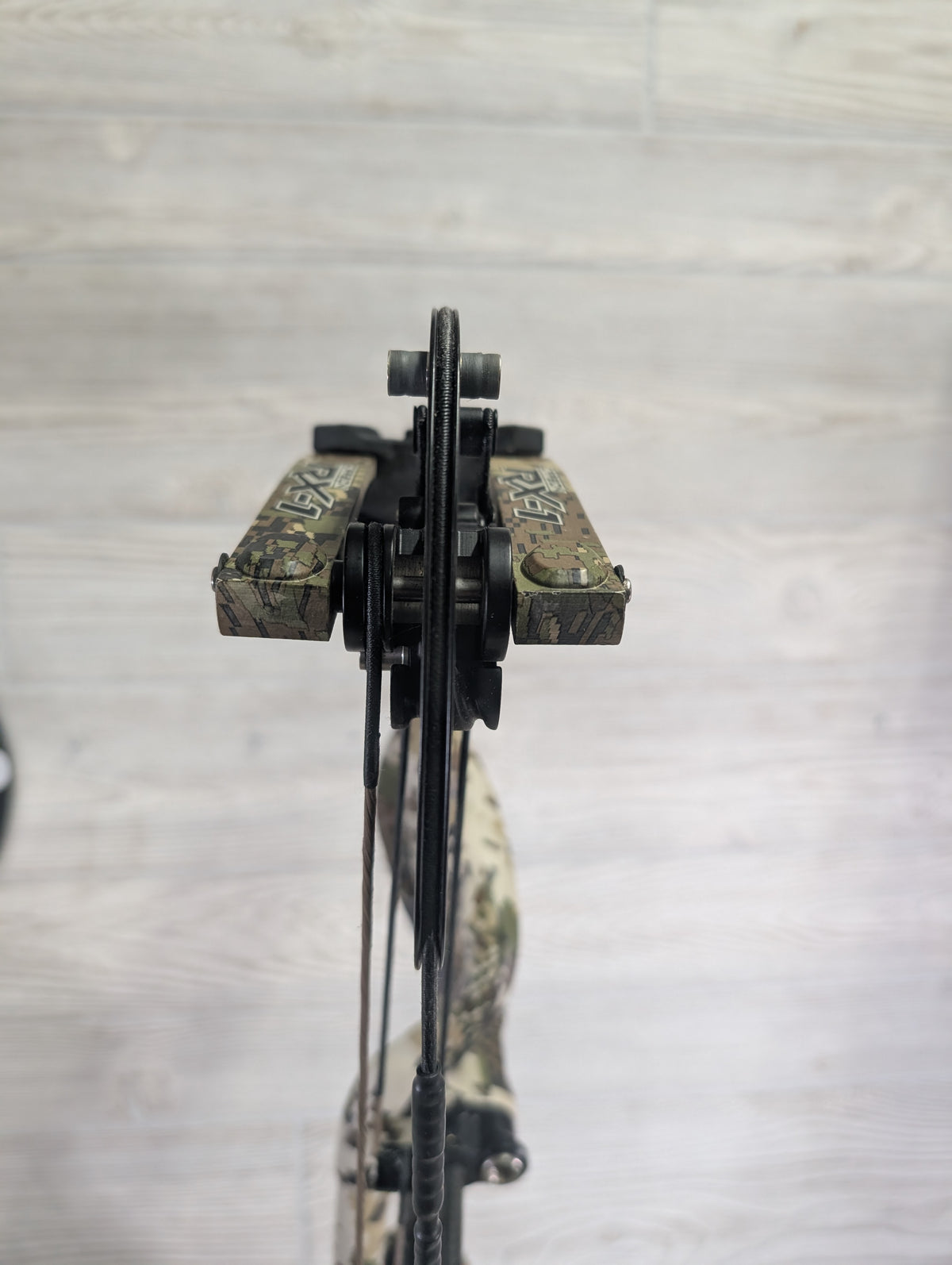 Hoyt Carbon RX-1  60-70# Package Right handed Sitka SubAlpine