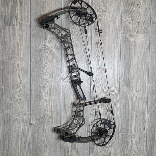 Used Mathews V3 27 RH Ambush Green