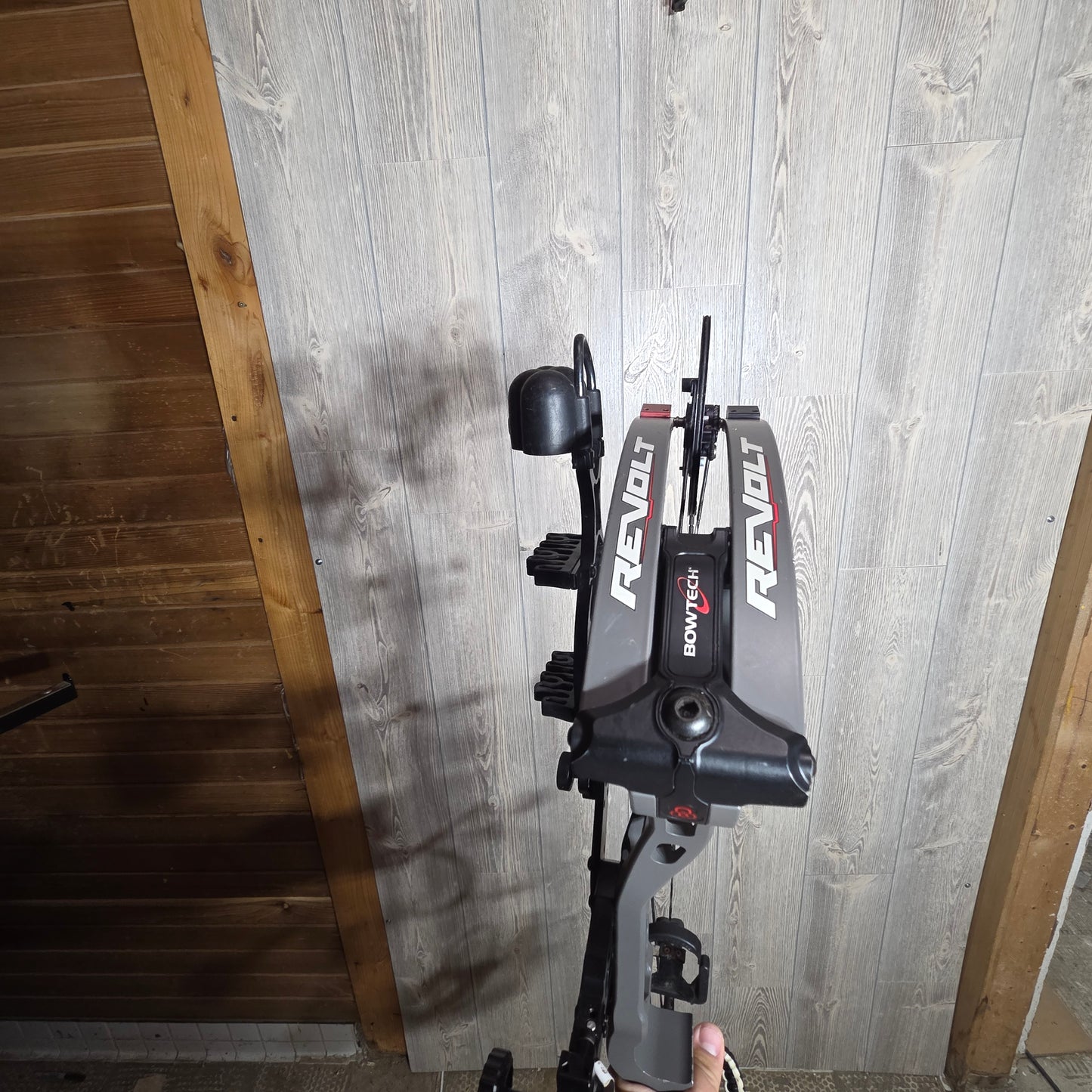 Used Bowtech Revolt 30" 70lb RH Gray Bow