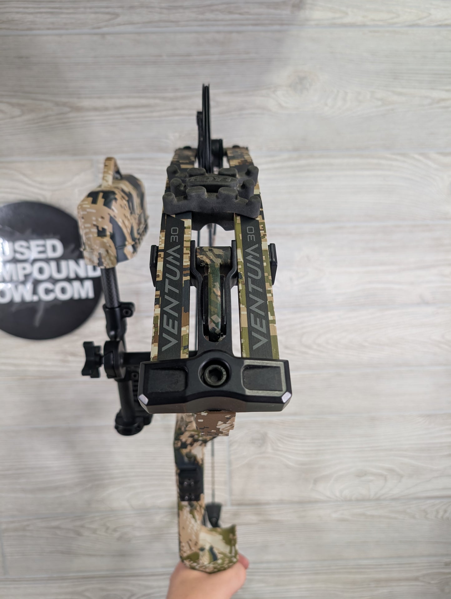 Used Hoyt Ventum 30 25-28" 60-70lb RH Sitka Sub Alpine Bow