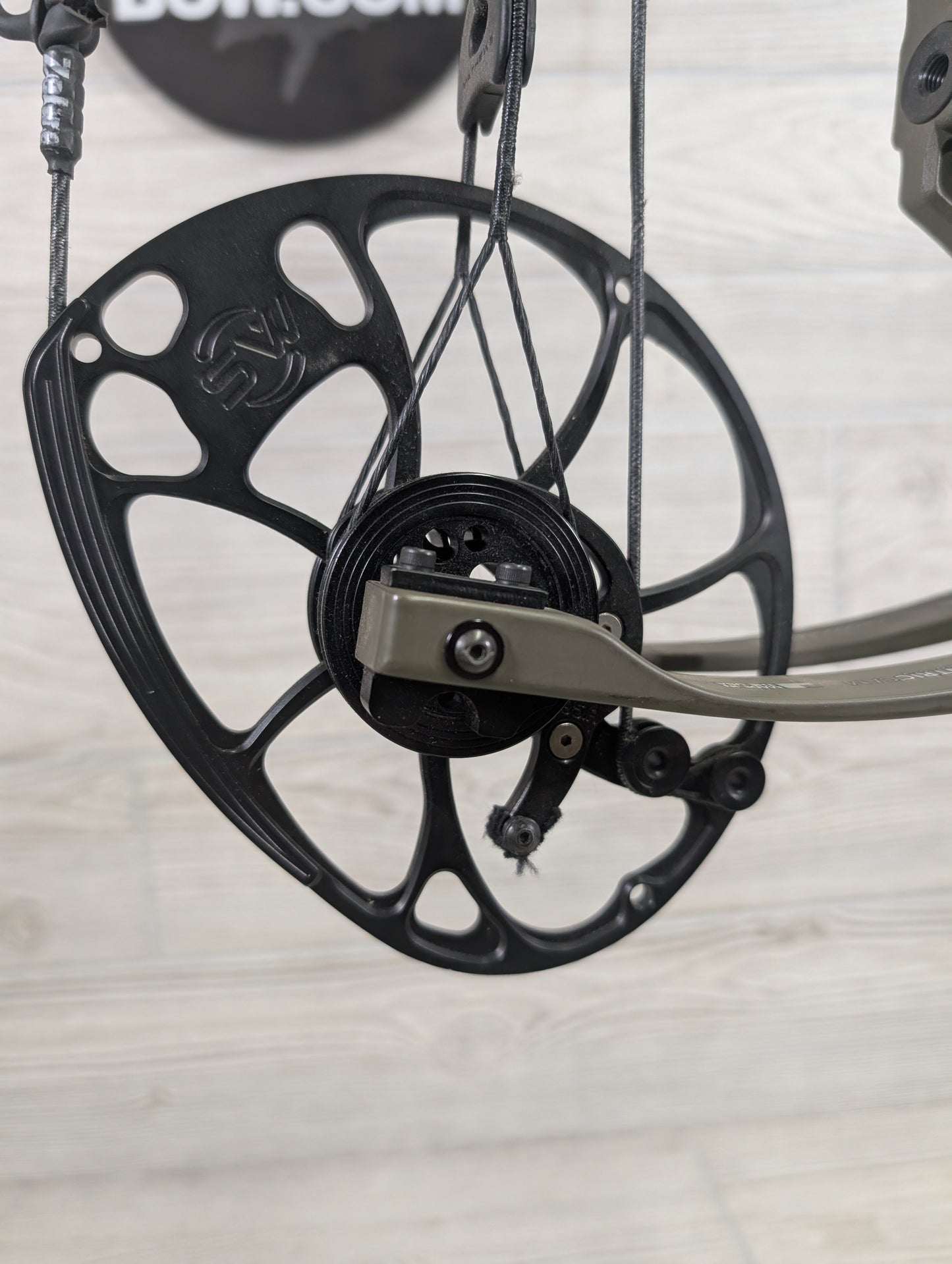 Used Mathews VXR 28 Ambush Green Bow Right Hand pkg