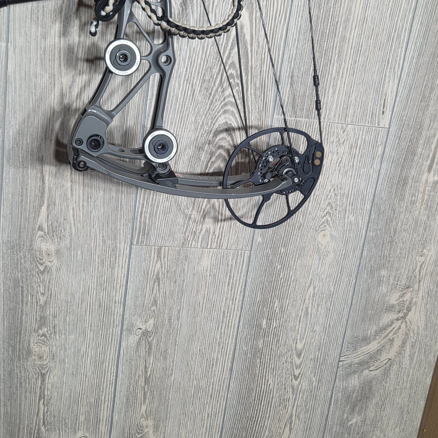 Used Bowtech Revolt 30" 70lb RH Gray Bow